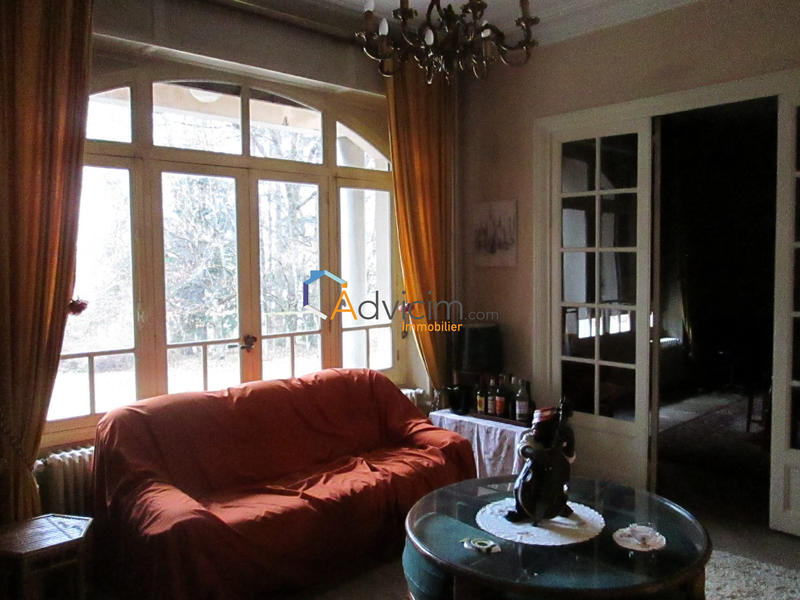 Maison - 260 m² - 9 pièces