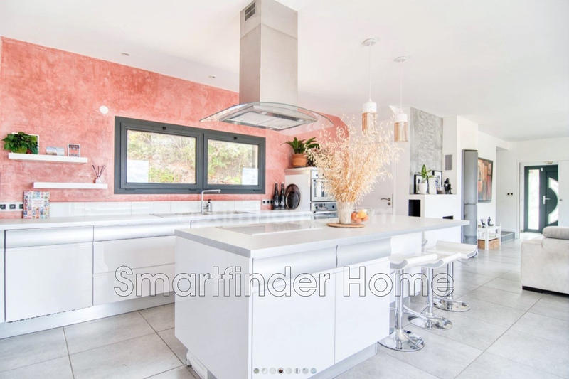 Maison - 194 m² - 6 pièces