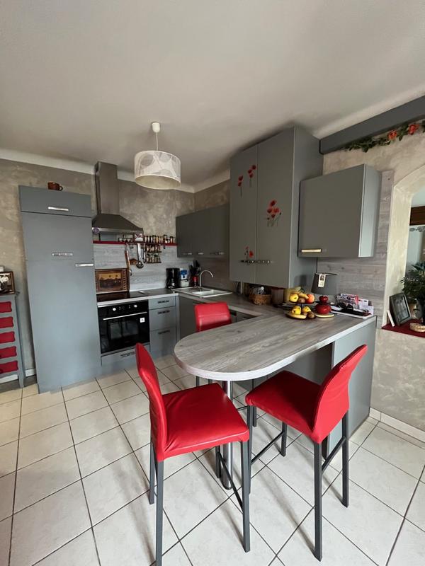 Maison traditionnelle - 233 m² - 9 pièces