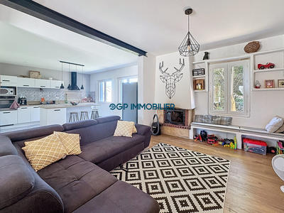 Maison - 200 m² - 4 pièces