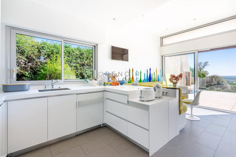 Villa - 316 m² - 6 pièces