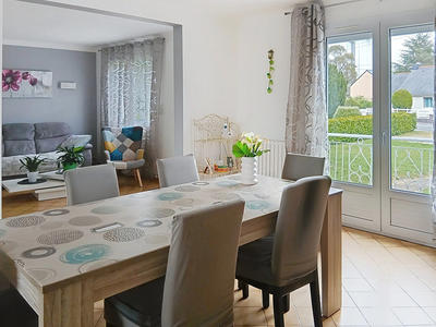 Maison - 98 m² - 5 pièces