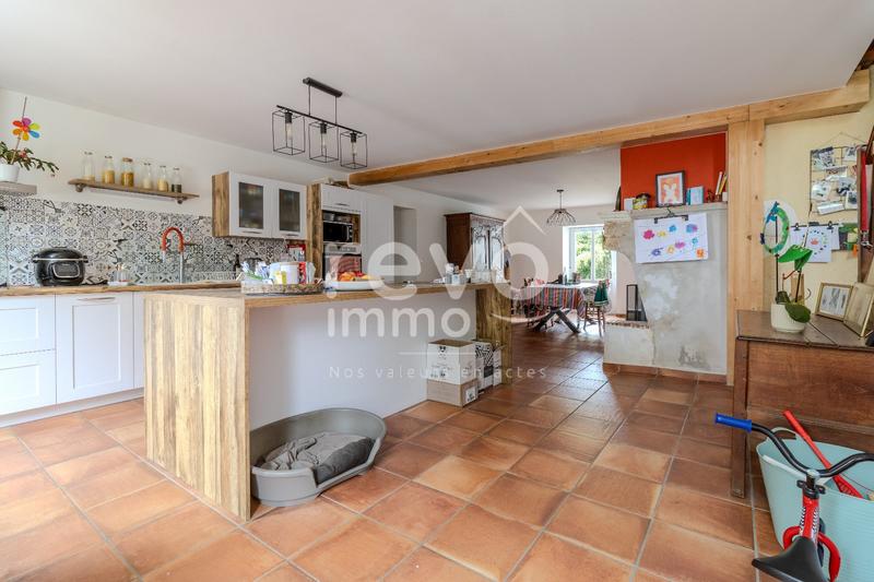 Maison - 215 m² - 6 pièces