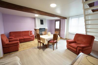 Maison - 210 m² - 8 pièces