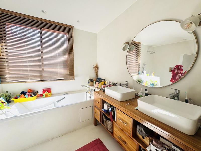 Maison - 200 m² - 6 pièces