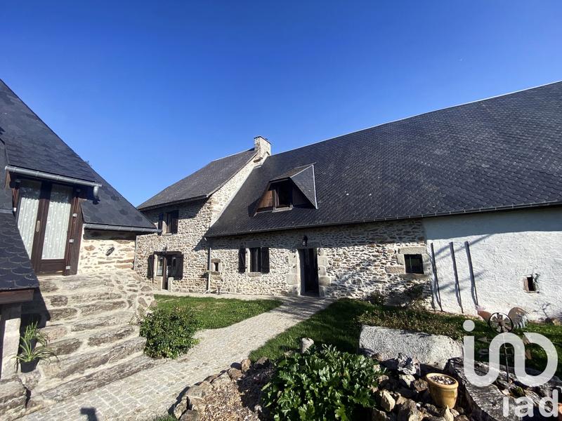 Maison - 210 m² - 6 pièces