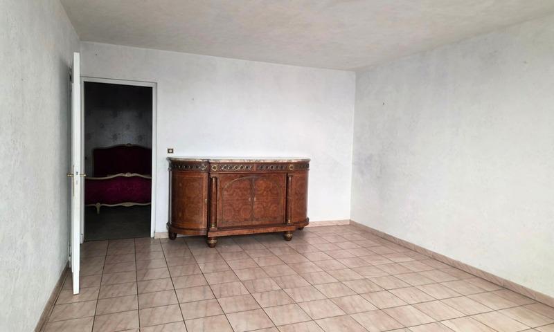 Maison - 203 m² - 9 pièces