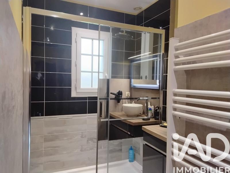 Maison - 140 m² - 8 pièces