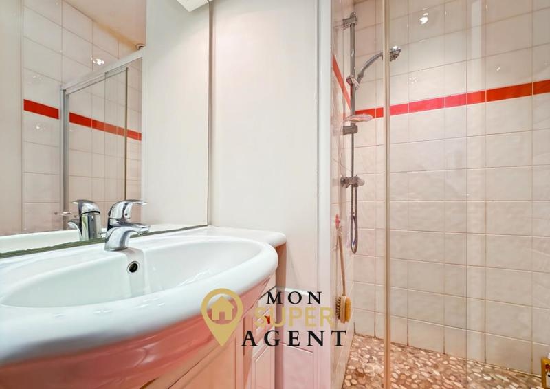 Propriété - 183 m² - 7 pièces