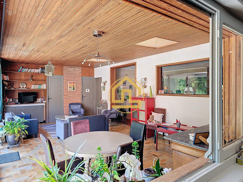 Maison - 212 m² - 7 pièces