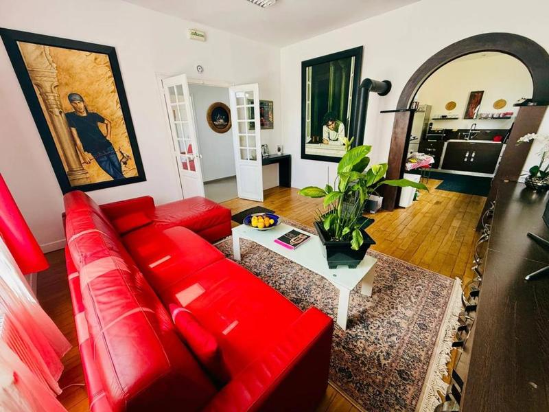 Maison - 202 m² - 6 pièces