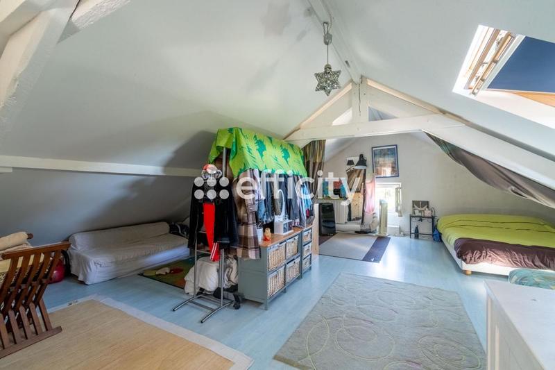 Maison - 182 m² - 8 pièces