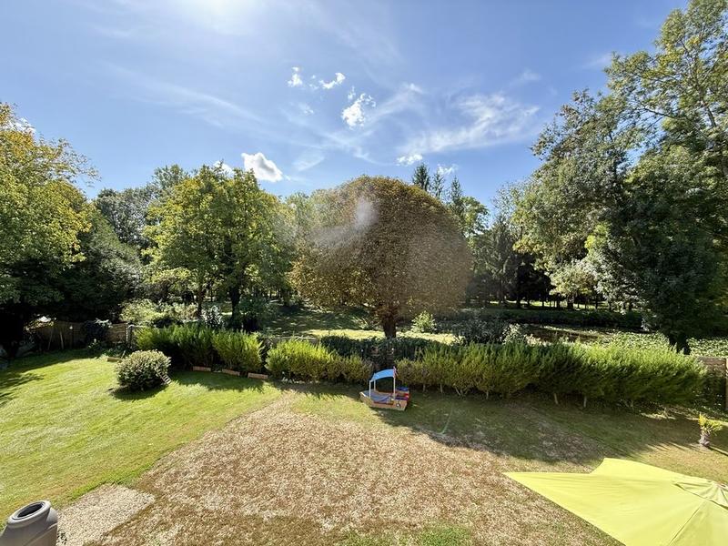 Maison - 184 m² - 7 pièces