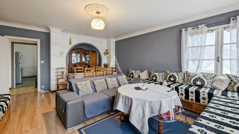 Maison - 255 m² - 8 pièces