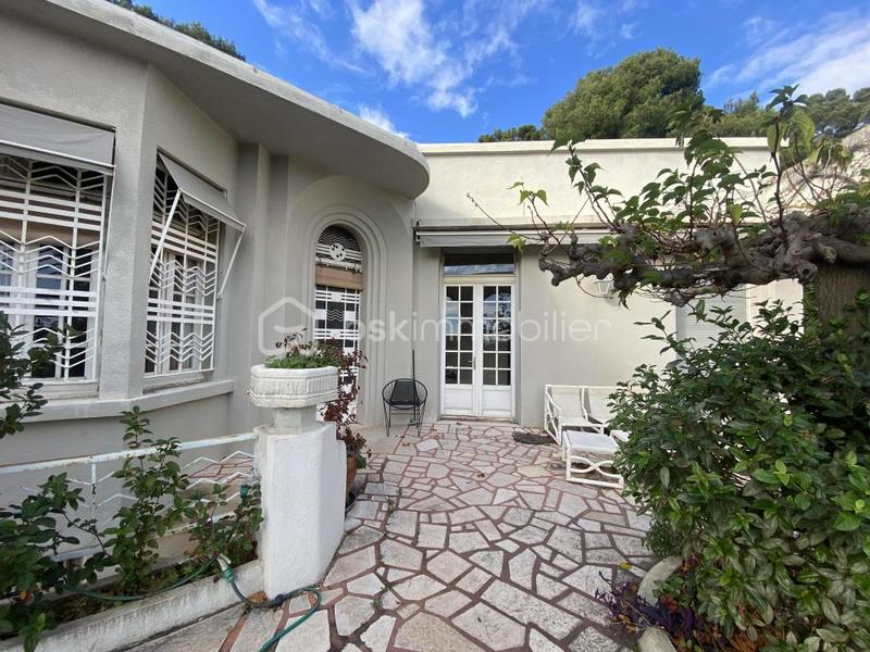 Demeure - 245 m² - 7 pièces