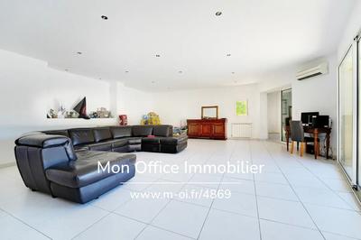 Villa - 205 m² - 7 pièces