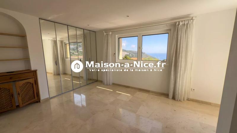 Maison - 333 m² - 10 pièces