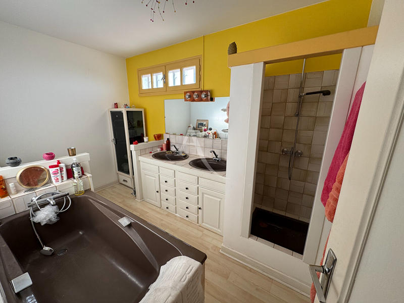 Maison - 194 m² - 5 pièces