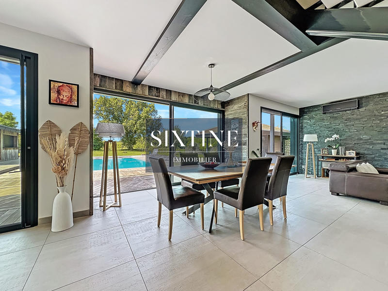 Maison contemporaine - 254 m² - 7 pièces