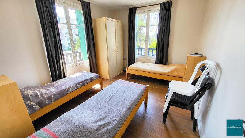 Maison - 366 m² - 20 pièces