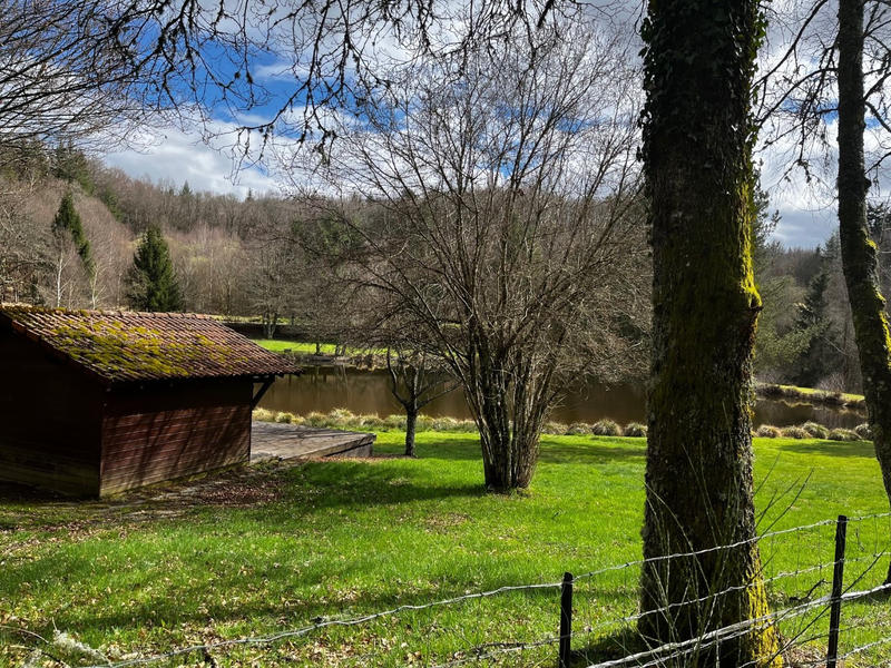 Maison - 250 m² - 6 pièces