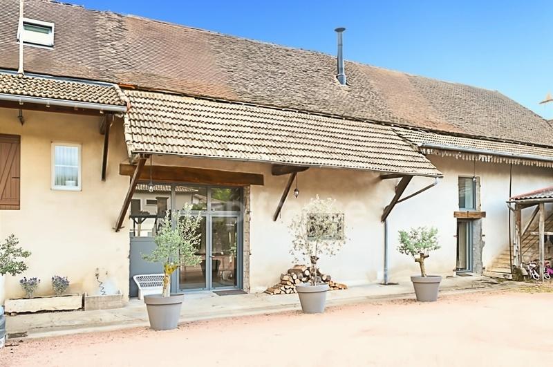 Maison - 300 m² - 13 pièces