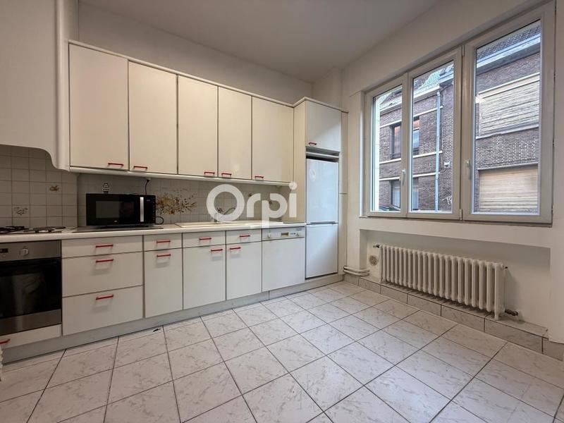 Maison - 210 m² - 10 pièces