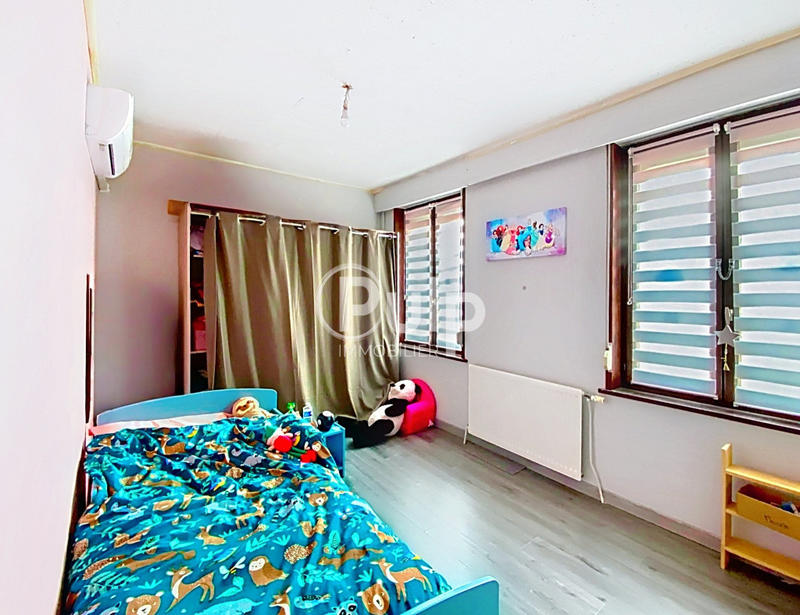 Maison - 156 m² - 8 pièces