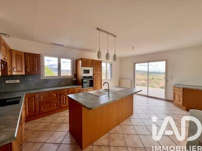 Maison - 139 m² - 5 pièces