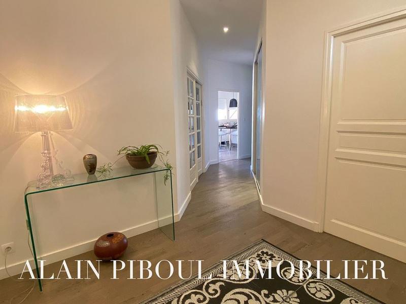 Maison - 200 m² - 6 pièces