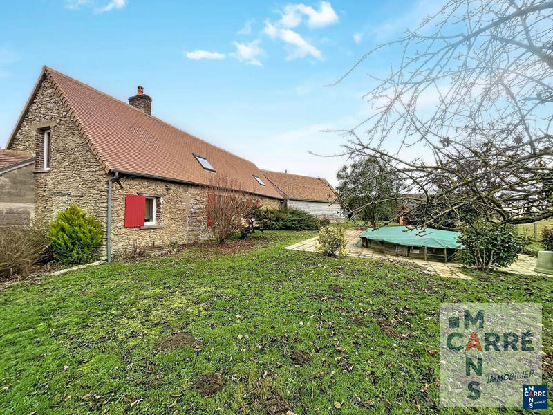 Maison - 240 m² - 8 pièces