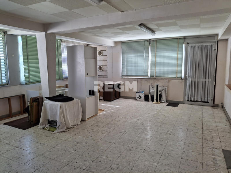 Maison - 180 m² - 8 pièces