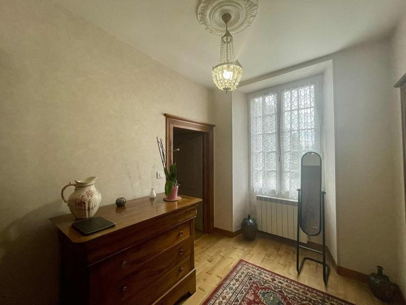 Maison - 195 m² - 7 pièces