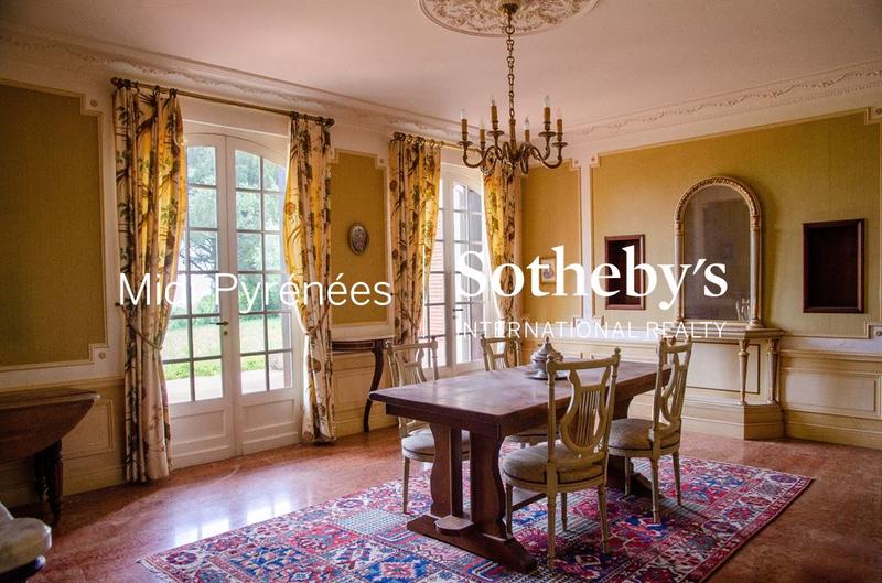 Maison - 550 m² - 20 pièces