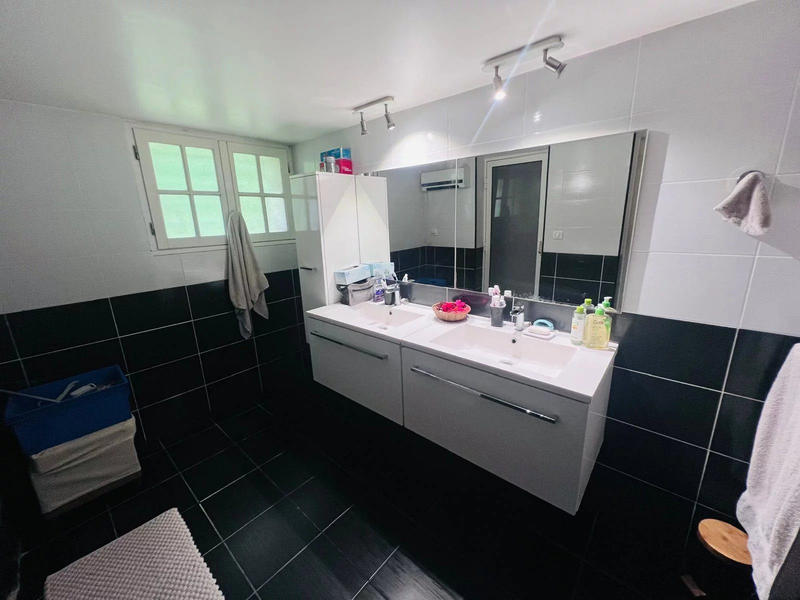 Maison - 153 m² - 7 pièces