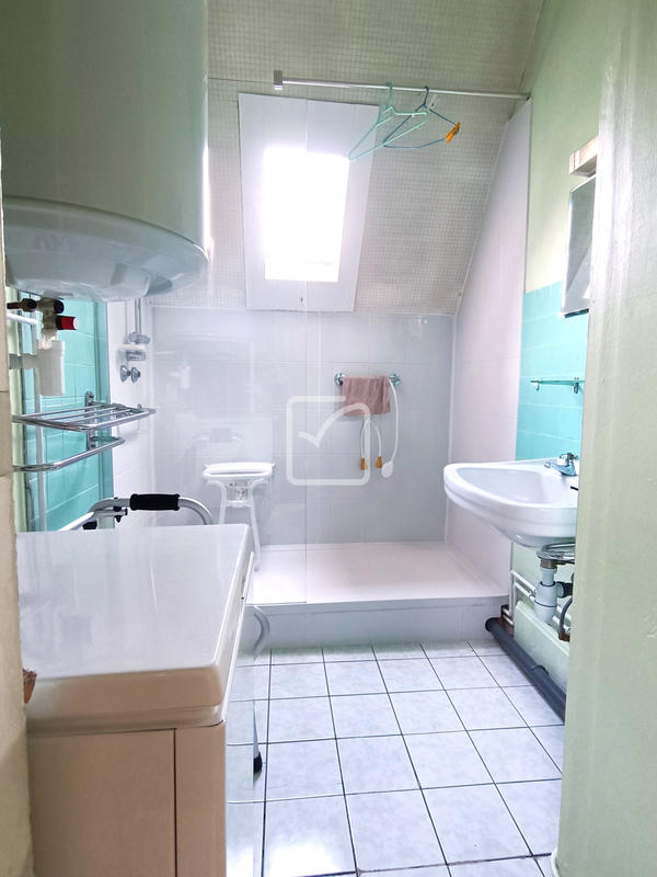 Villa - 199 m² - 9 pièces