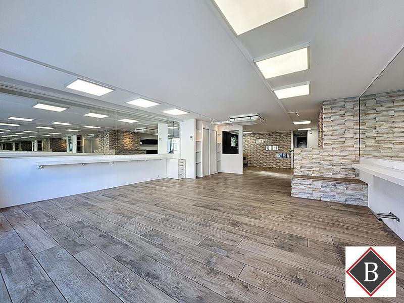 Local commercial - 82 m²