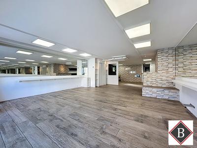 Local commercial - 82 m²