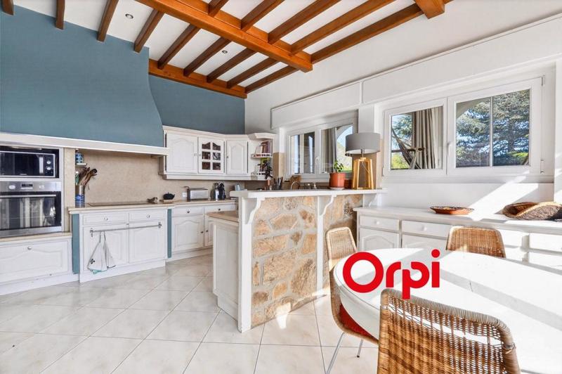 Maison - 343 m² - 6 pièces