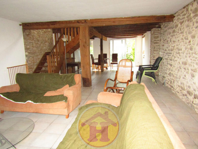 Maison - 270 m² - 6 pièces