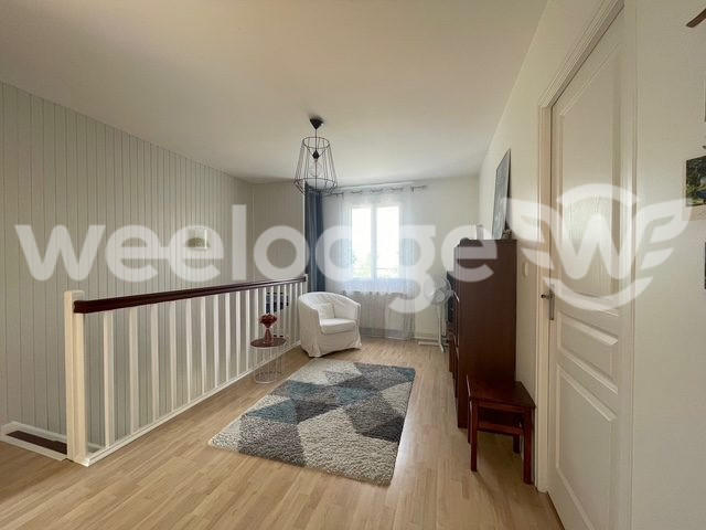 Maison traditionnelle - 140 m² - 6 pièces