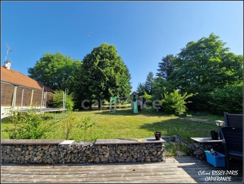 Maison - 222 m² - 8 pièces