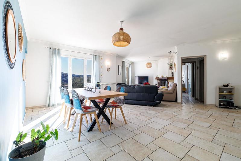 Villa - 240 m² - 7 pièces