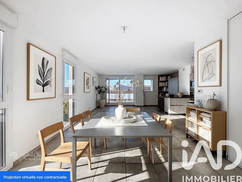 Appartement - 81 m² - 3 pièces