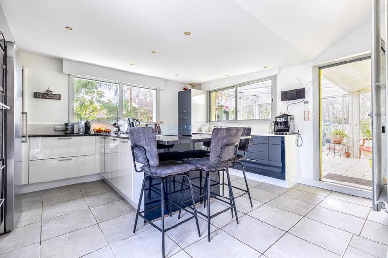 Maison d'architecte - 200 m² - 9 pièces