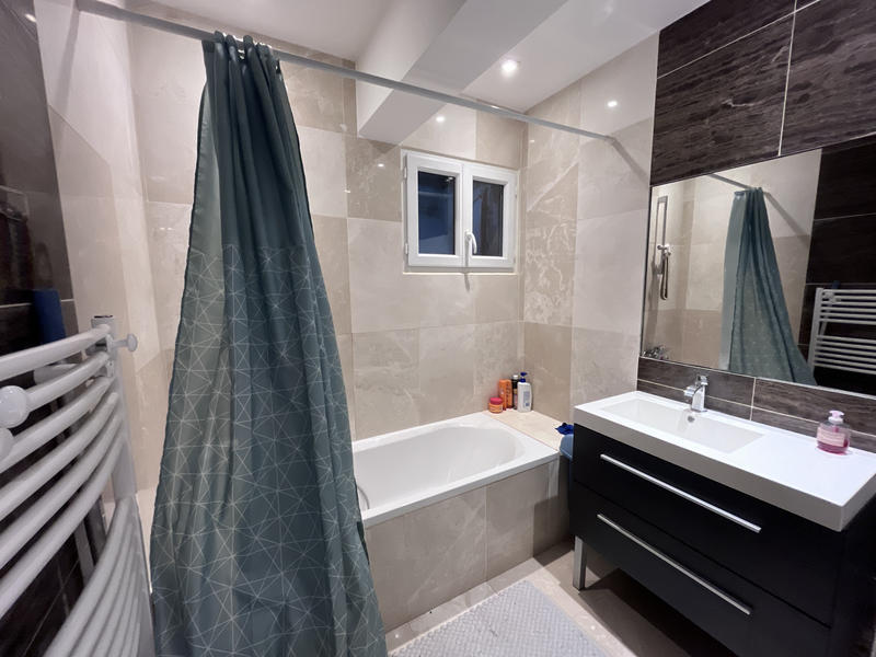 Villa - 140 m² - 6 pièces