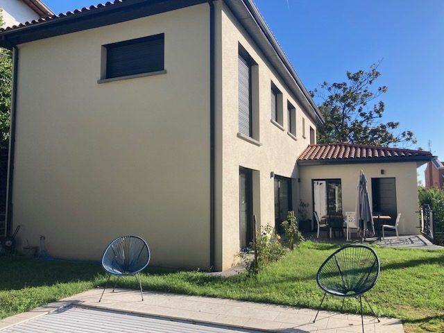 Maison - 201 m² - 6 pièces