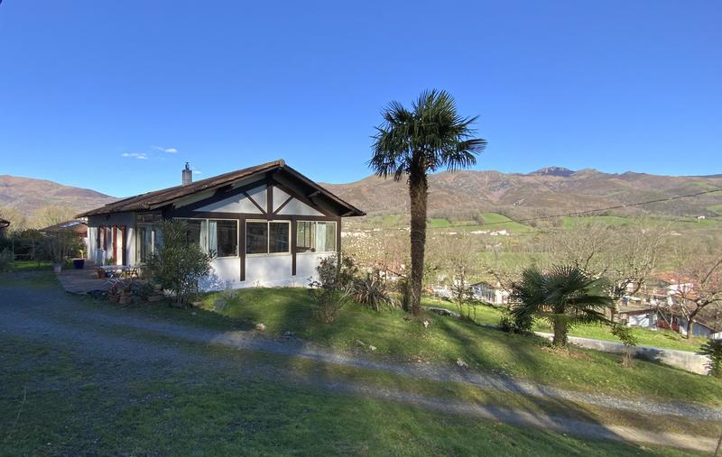 Villa - 223 m² - 8 pièces