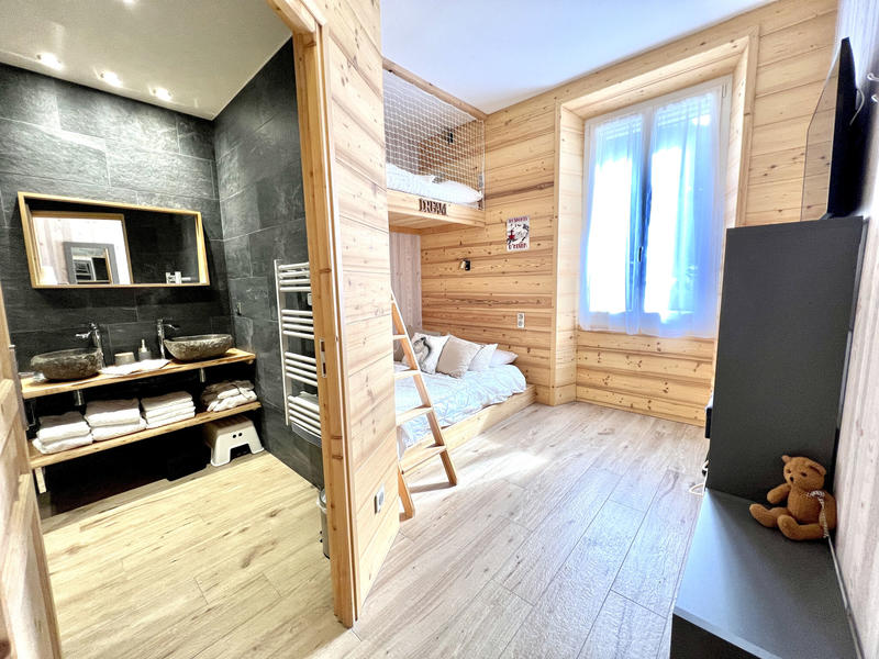 Propriété - 446 m² - 12 pièces