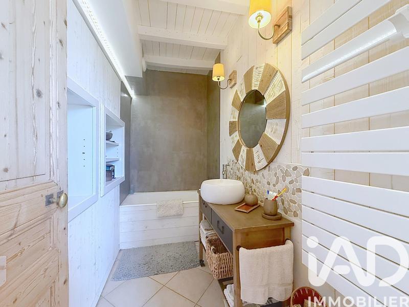 Maison - 247 m² - 10 pièces